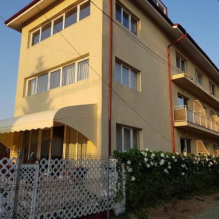 فندق Casa Soarelui كوستِنيست المظهر الخارجي الصورة